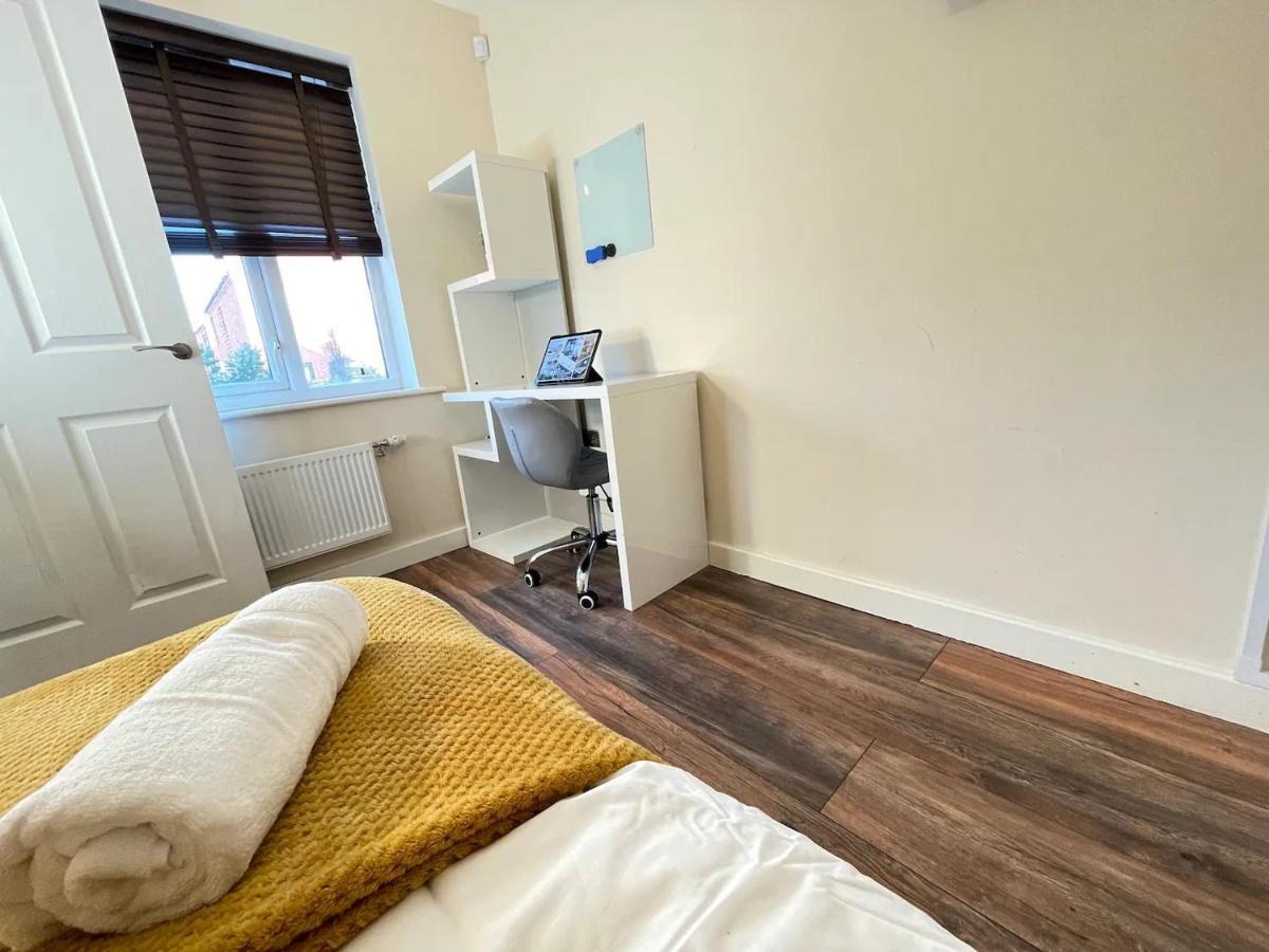 Chic Townhouse Near Old Trafford Manchester