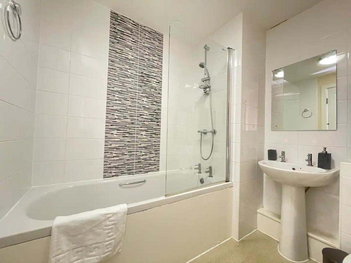Chic Townhouse Near Old Trafford