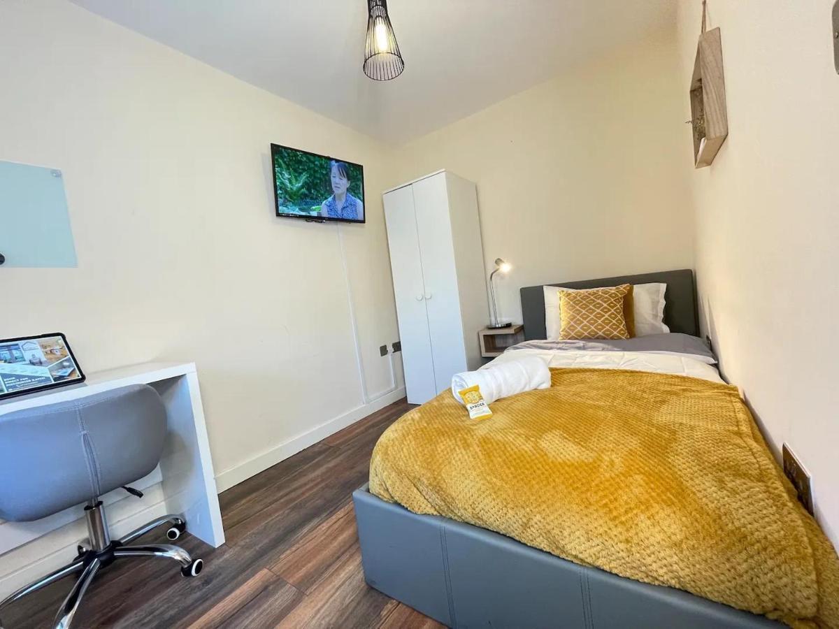 Chic Townhouse Near Old Trafford