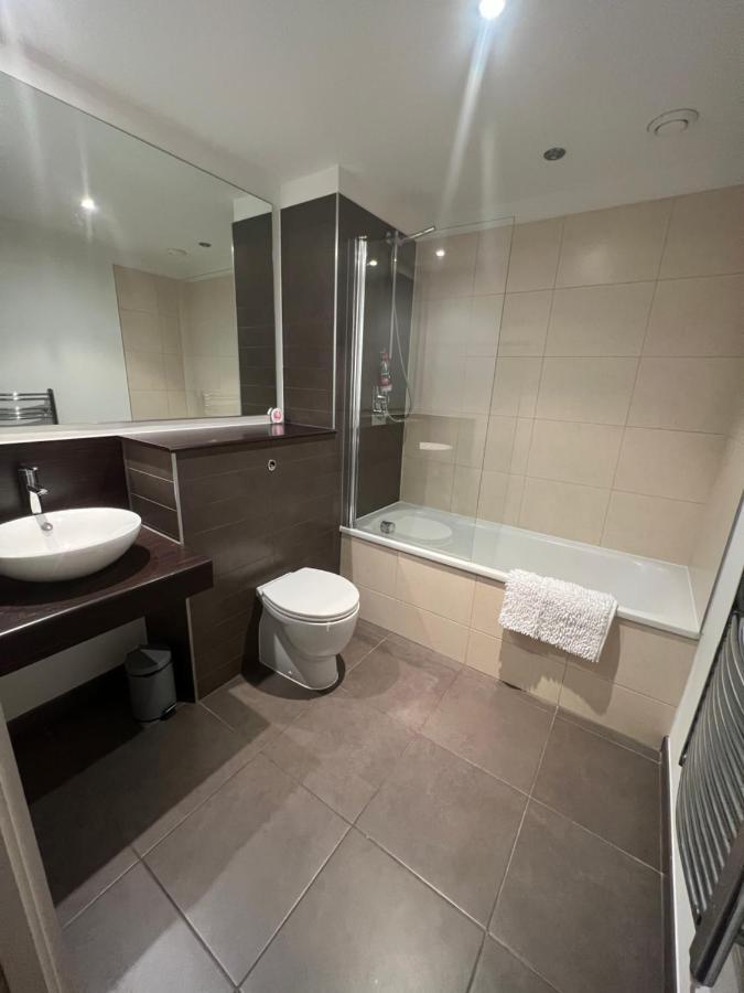 Apartment Bigkings Stylish 2 Bedroom With Free On Street Parking