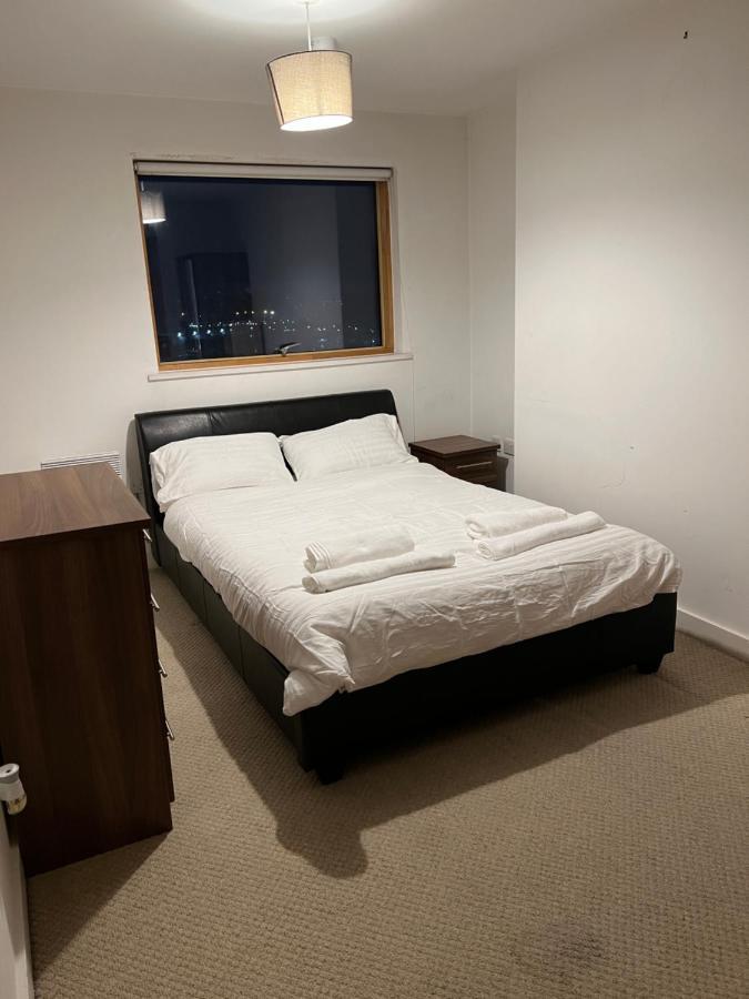 Bigkings Stylish 2 Bedroom With Free On Street Parking Apartment *