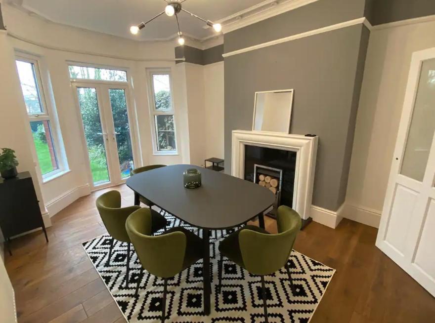 Cleveland House Holiday home Manchester