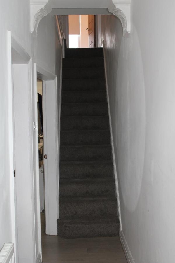 Beautiful, Spacious, Old Trafford Holiday home *