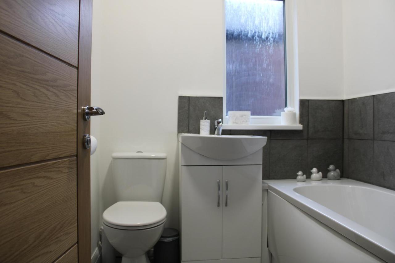 Beautiful, Spacious, Old Trafford Holiday home