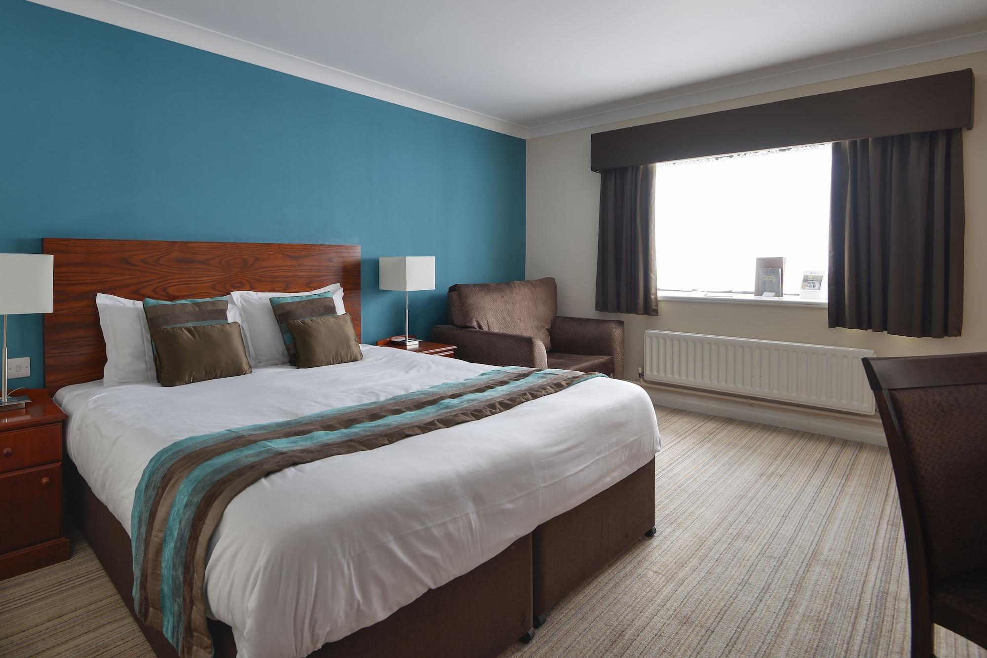 Holiday - - Oldham By Ihg Hotel 3*