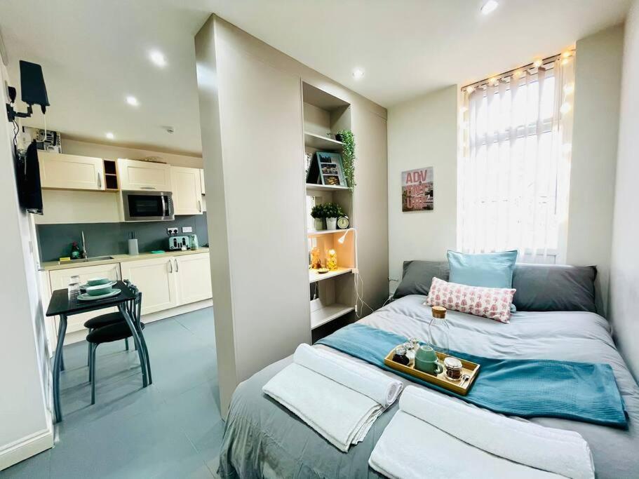 Bijou Studio Flat Curry Mile - Newly Renovated - Free Parking