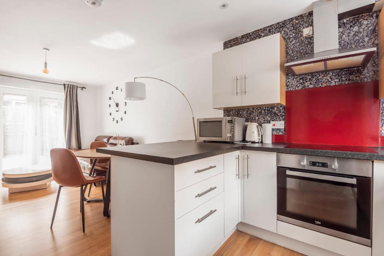 Appartement Entire - Cosy 3 Bedroom House, Close To Levenshulme Station, 13 Mins To Centre Manchester