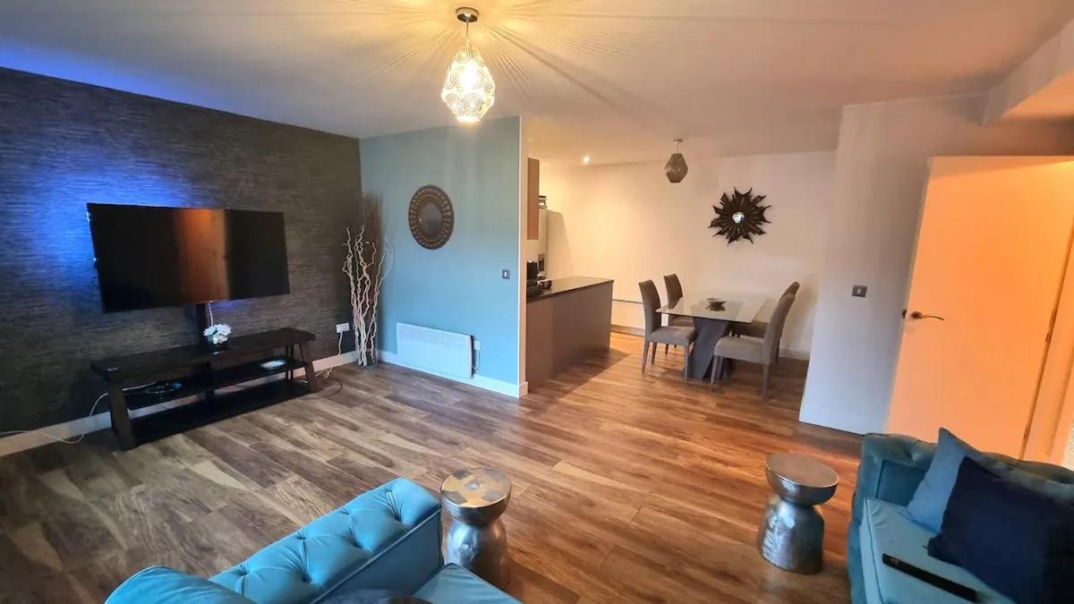 2 Bedroom Apt, With Parking. Northern Quarter Manchester