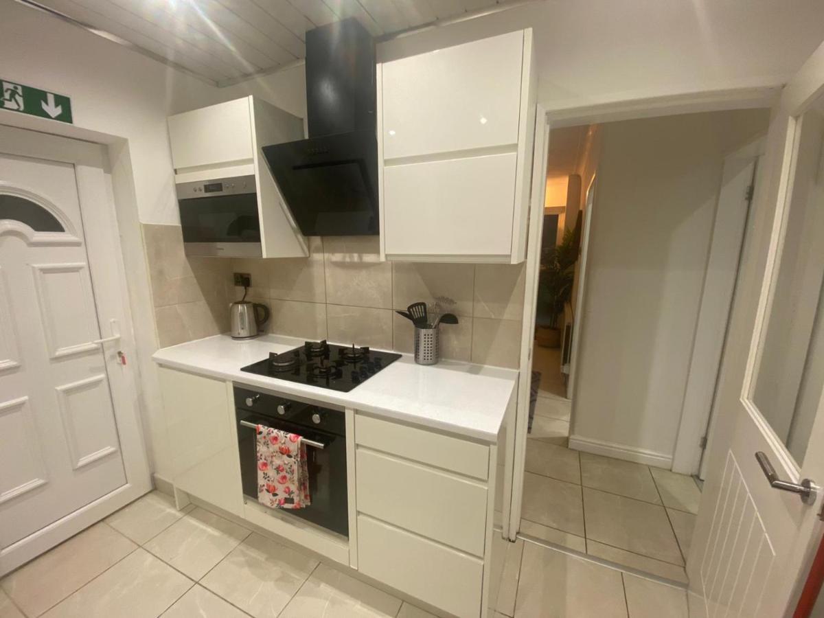 Charming 3-bed House Near Central *