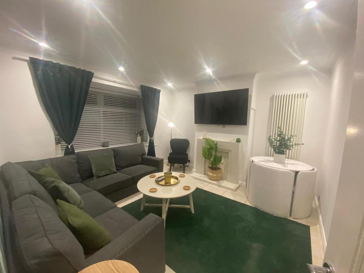Charming 3-bed House Near Central