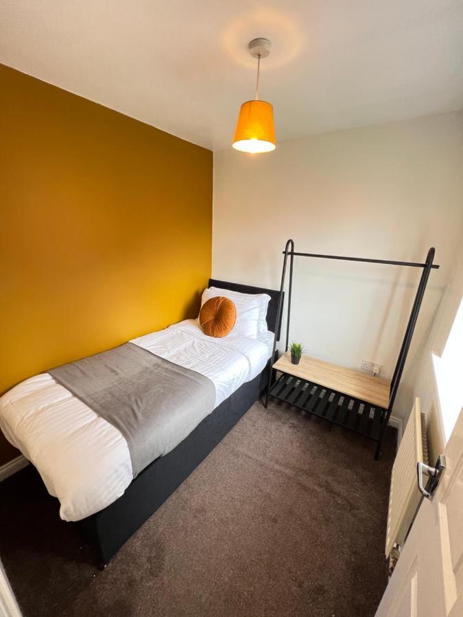 Spacious 3-bedroom House With 5 Beds And Sofa-bed *