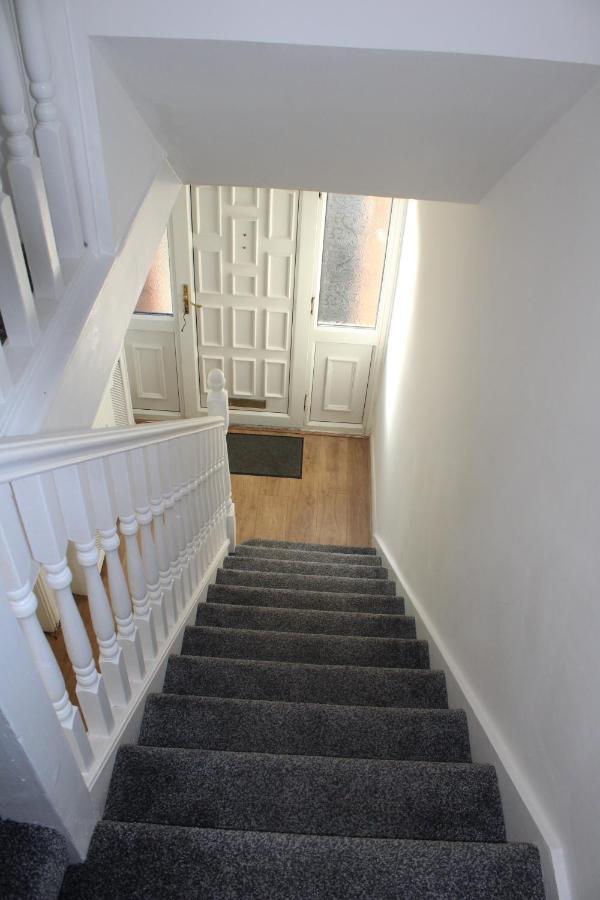Beautiful 3 Bedroom House With Parking * Manchester