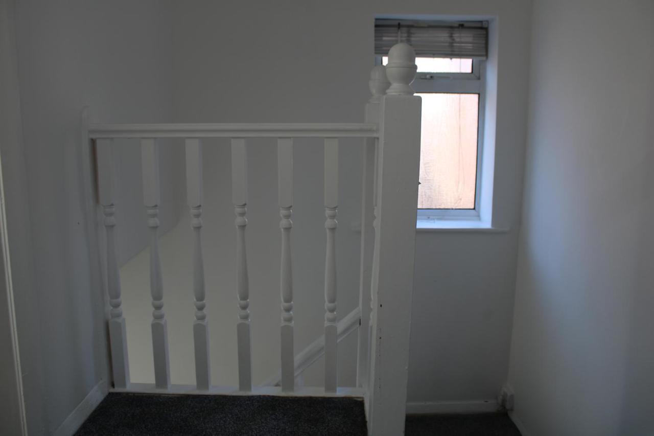 Holiday home Beautiful 3 Bedroom House With Parking *