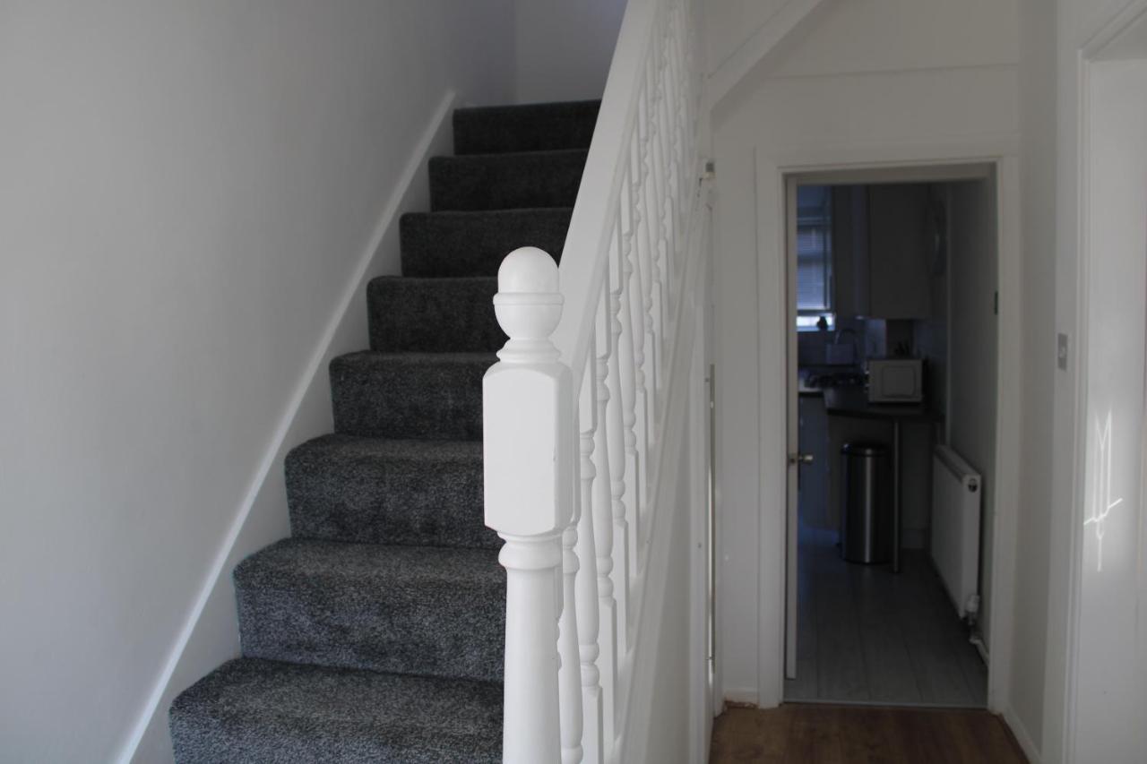 Holiday home Beautiful 3 Bedroom House With Parking *