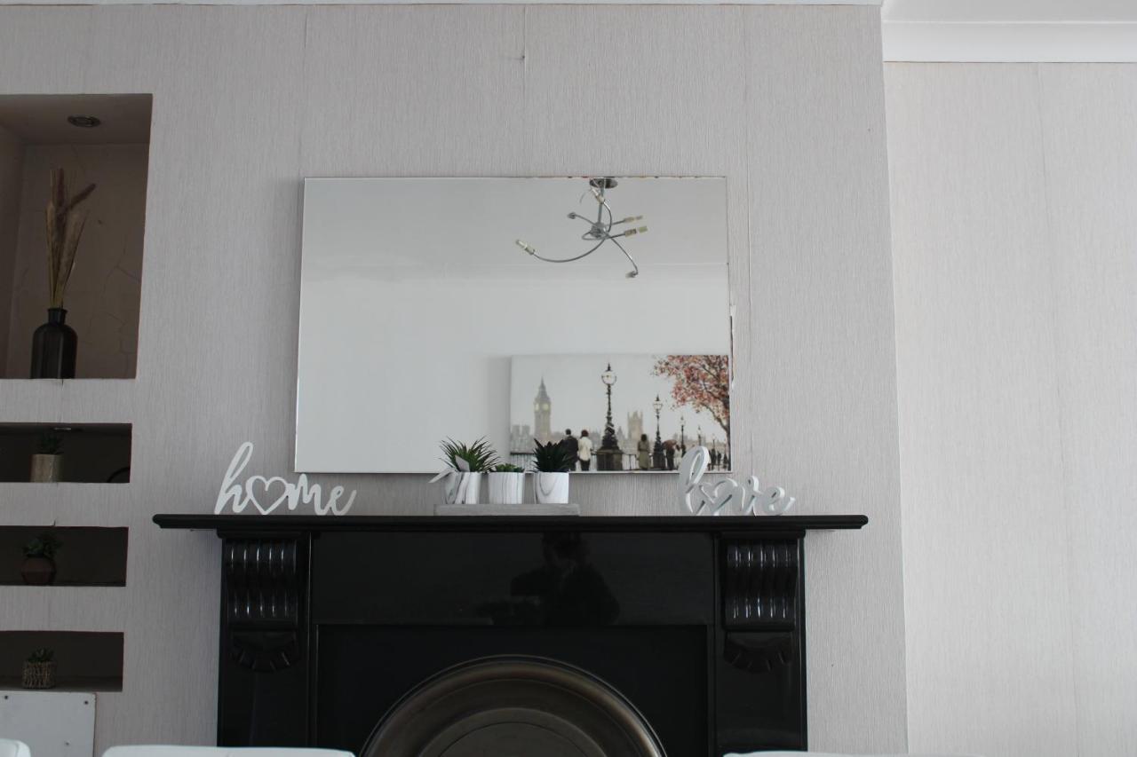 Beautiful 3 Bedroom House With Parking
