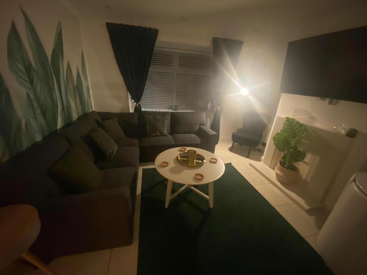 Charming 3-bed House Near Central * Manchester