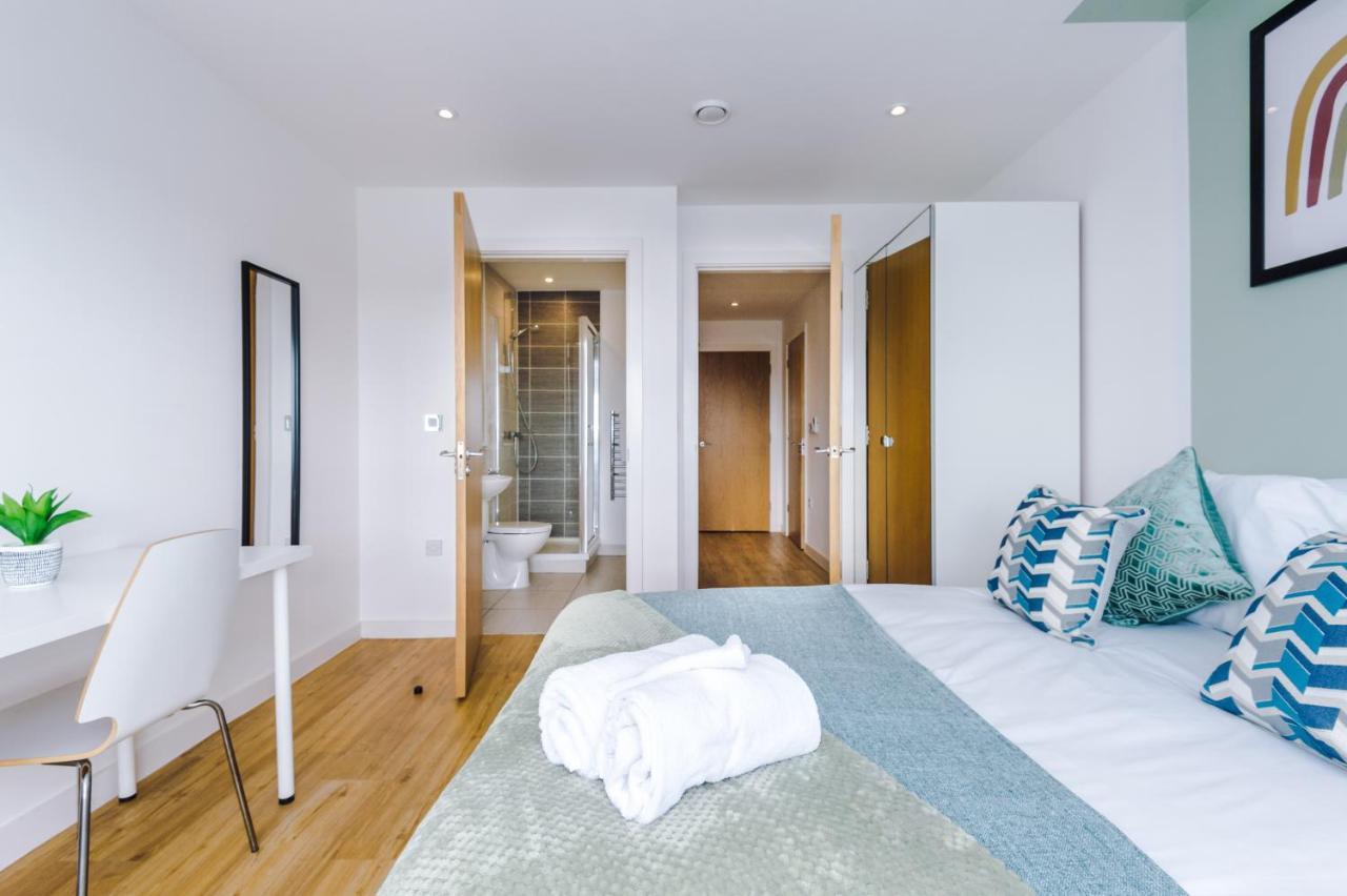 Stunning Scandi Centre Penthouse - Sleeps 10 - Parking Manchester