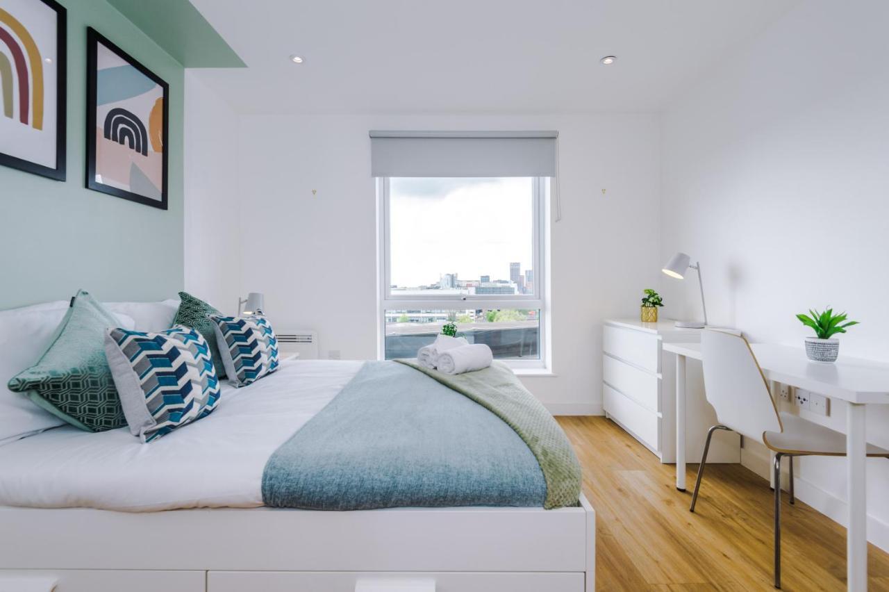Apartment Stunning Scandi Centre Penthouse - Sleeps 10 - Parking *