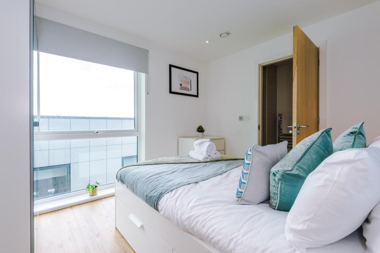 Stunning Scandi Centre Penthouse - Sleeps 10 - Parking * Manchester