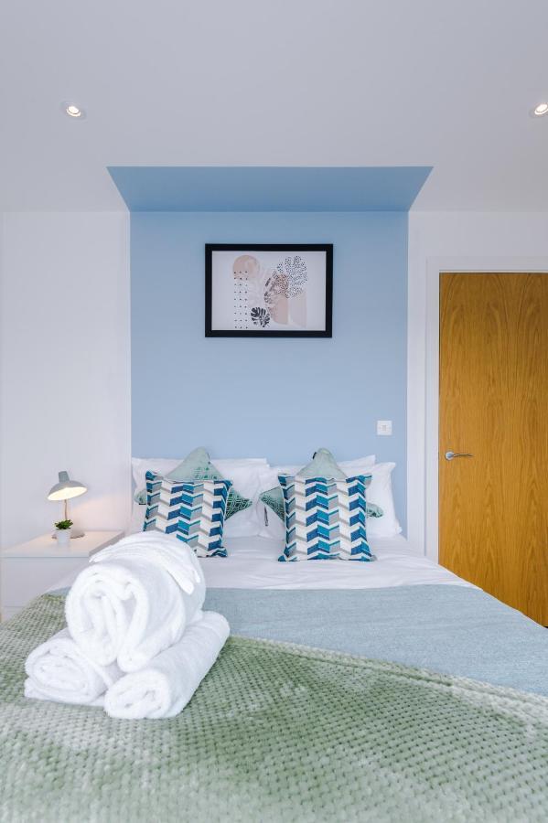 Stunning Scandi Centre Penthouse - Sleeps 10 - Parking