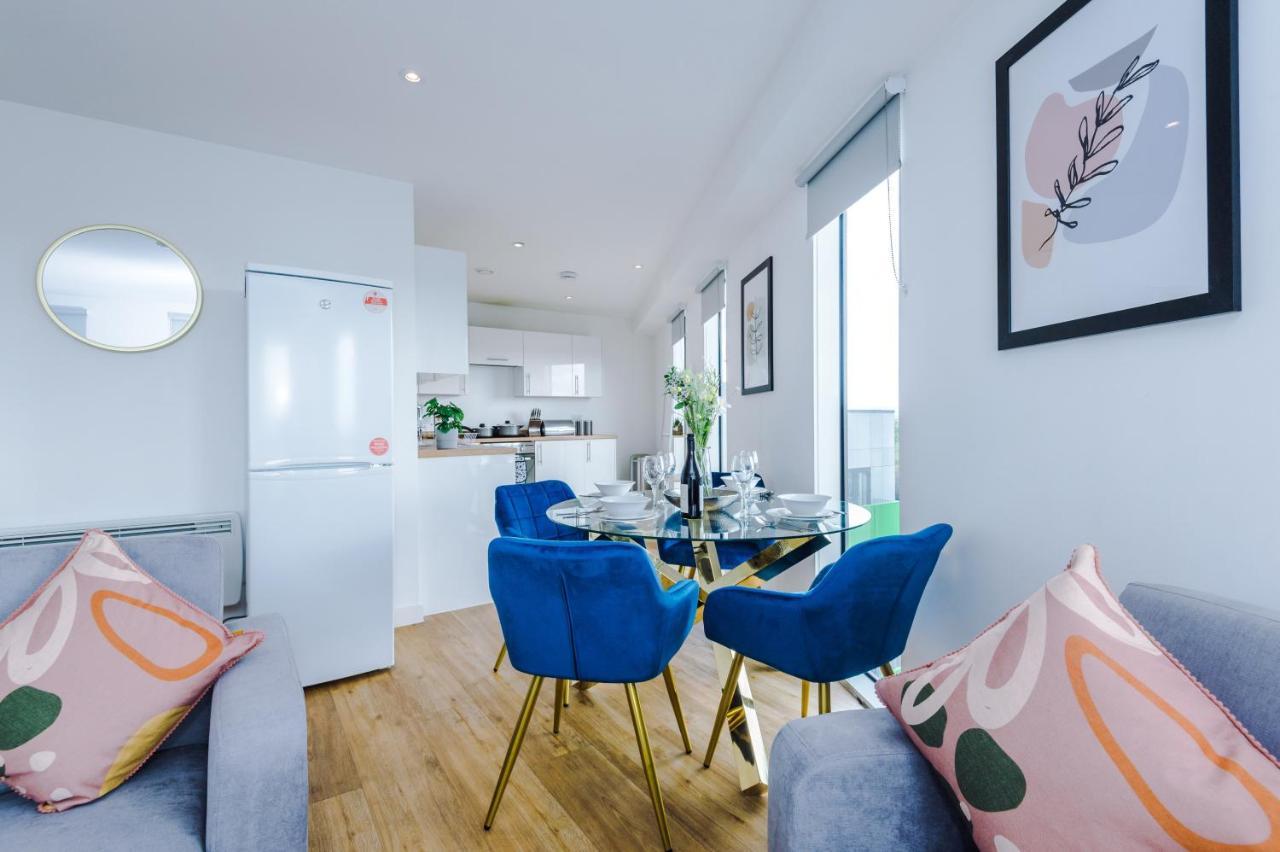 Apartment Stunning Scandi Centre Penthouse - Sleeps 10 - Parking Manchester