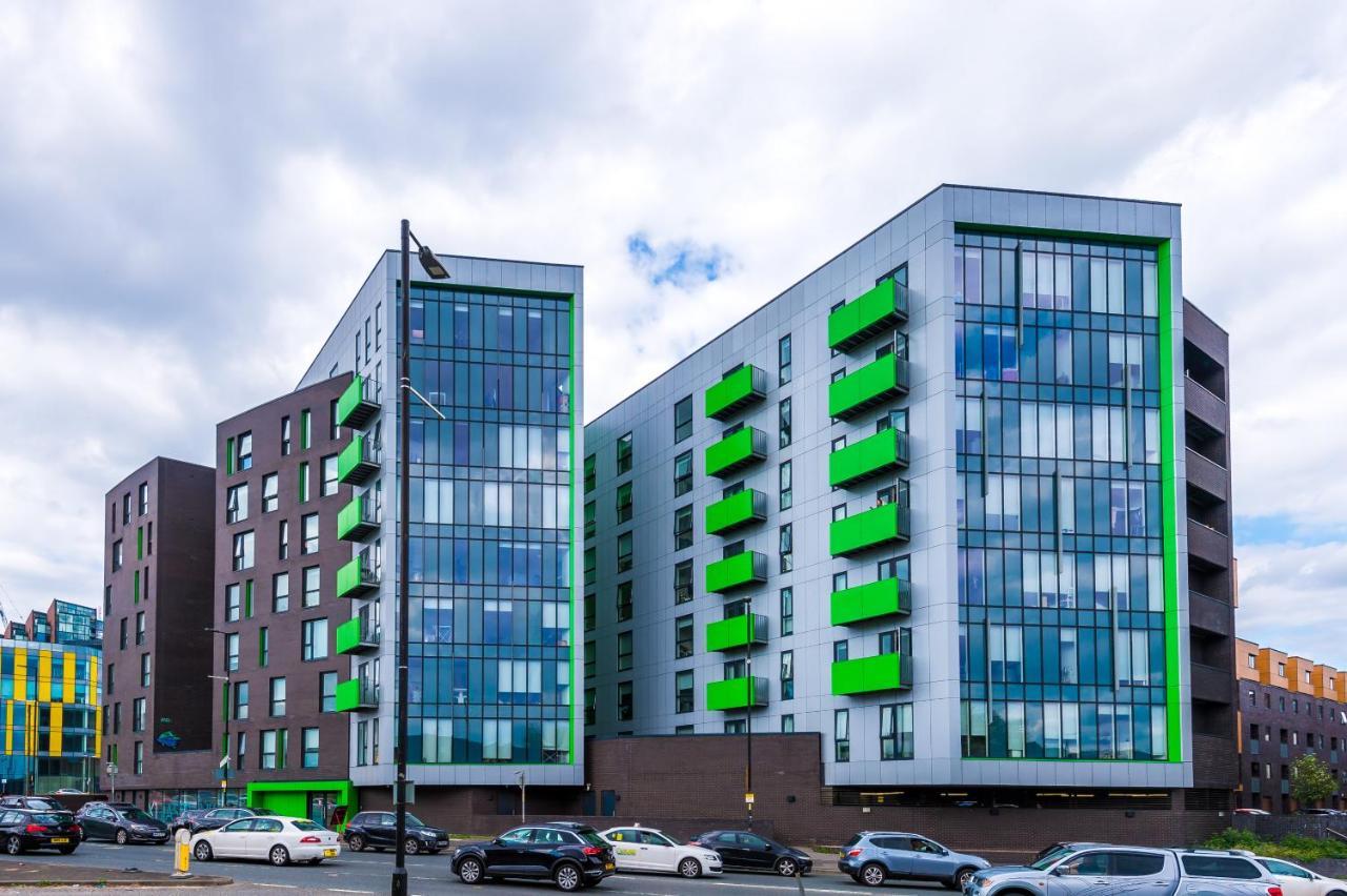 Apartment Stunning Scandi Centre Penthouse - Sleeps 10 - Parking *
