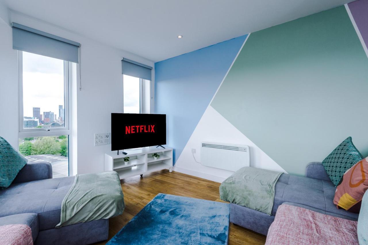 Apartment Stunning Scandi Centre Penthouse - Sleeps 10 - Parking *
