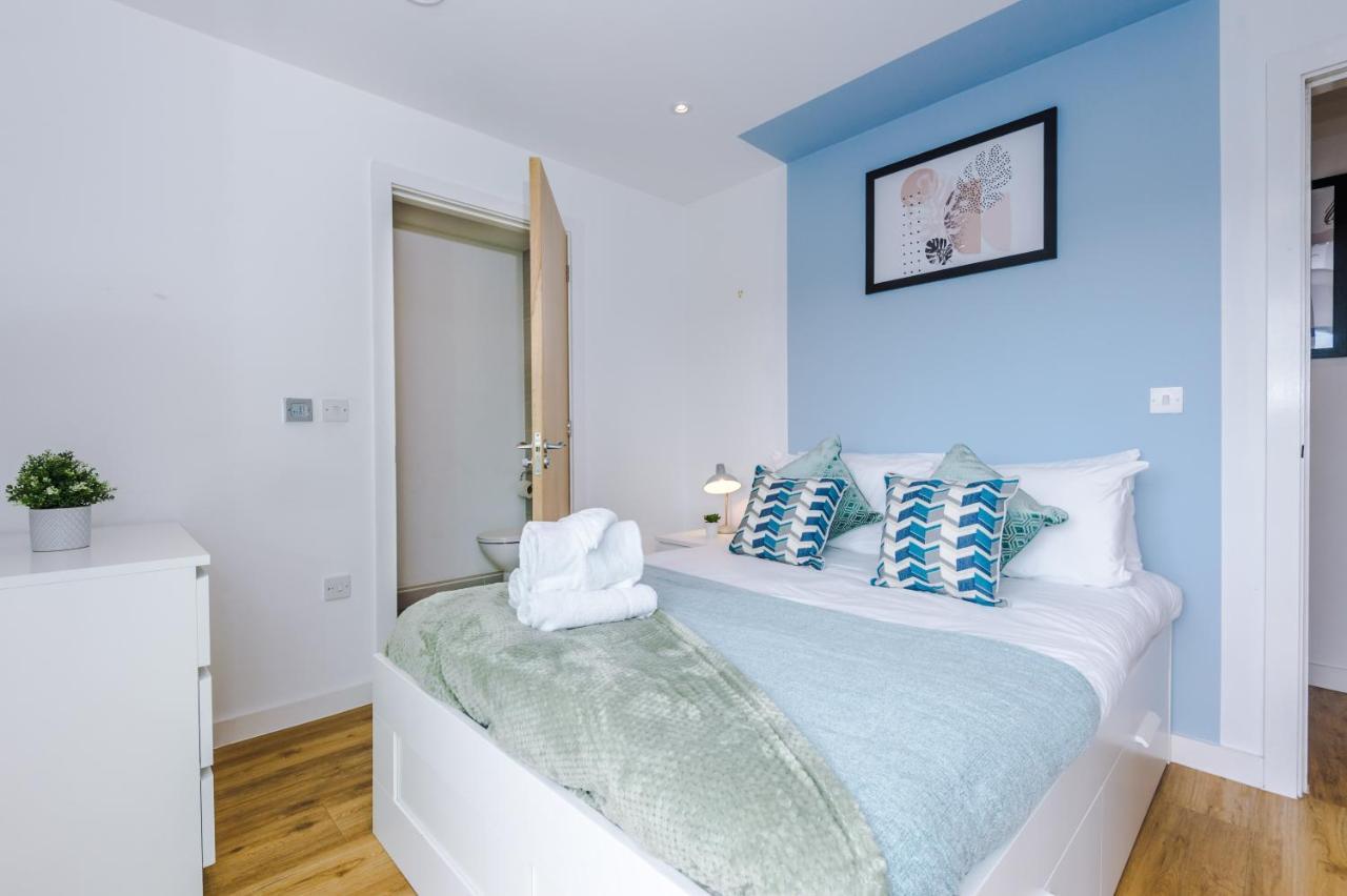 Apartment Stunning Scandi Centre Penthouse - Sleeps 10 - Parking *
