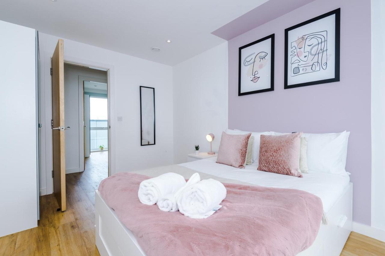 Apartment Stunning Scandi Centre Penthouse - Sleeps 10 - Parking