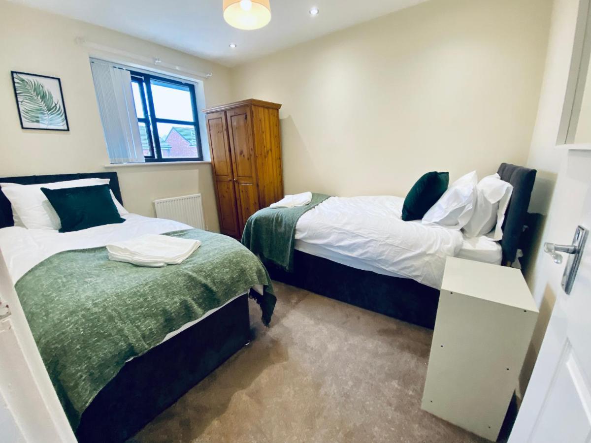 Appartement Comfortable House With Conservatory & Parking *