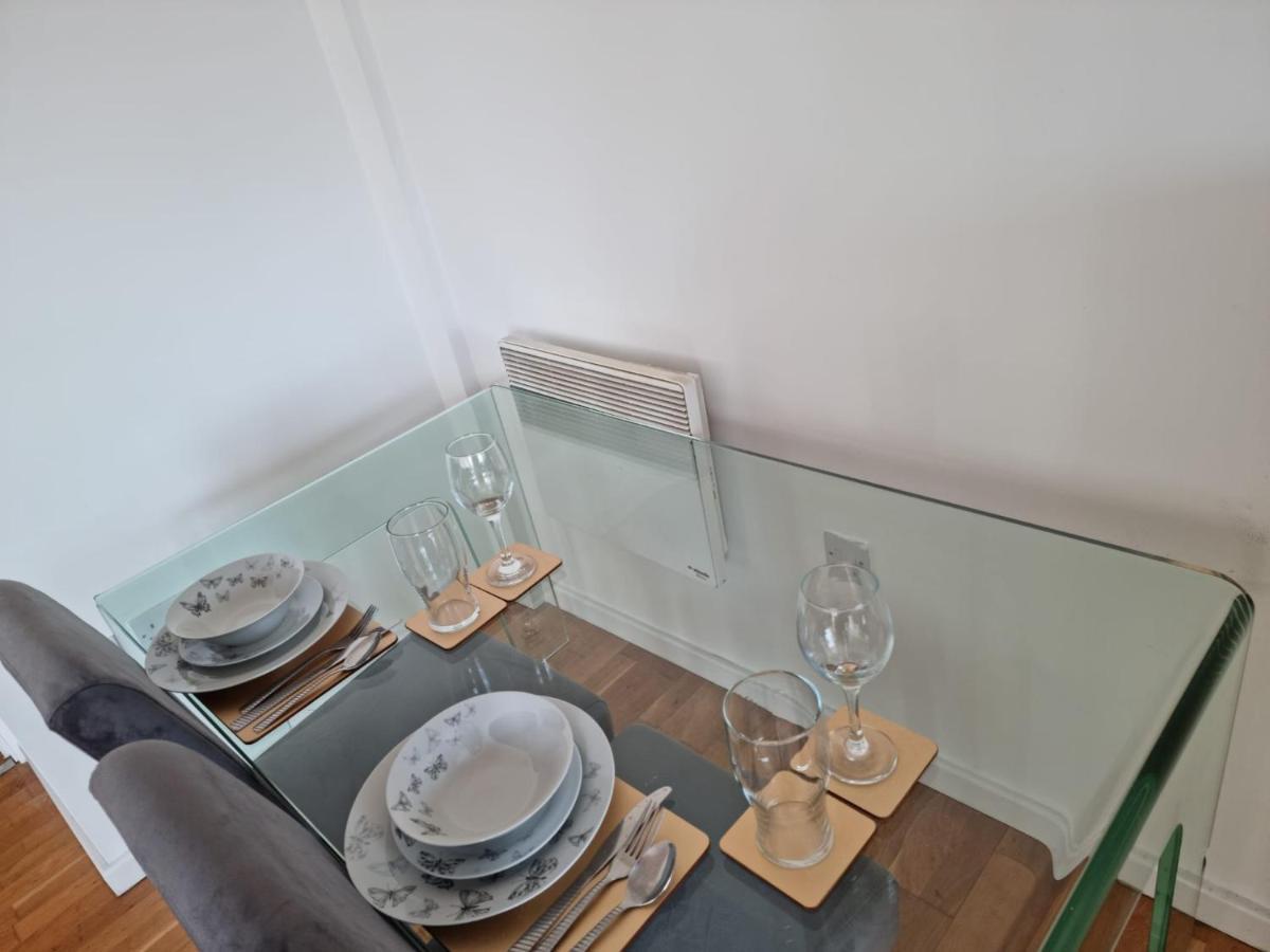 Apartment Beautiful 2-bed In Centre *