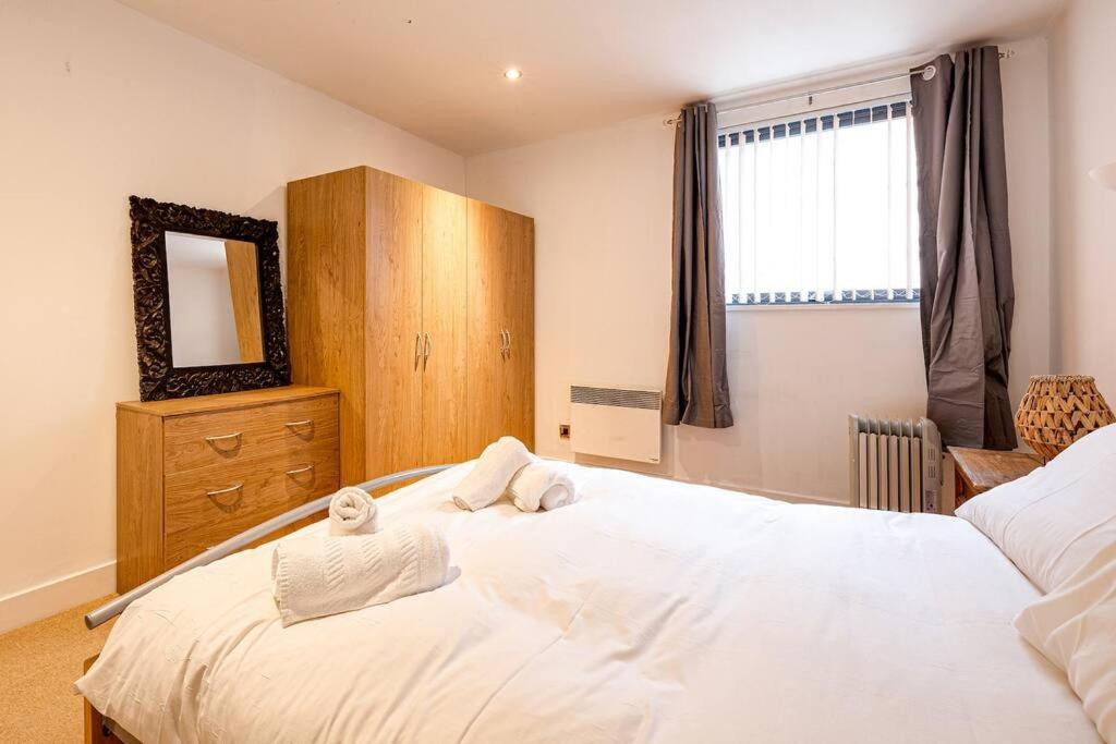 Apt In With Secure Parking Apartment Manchester