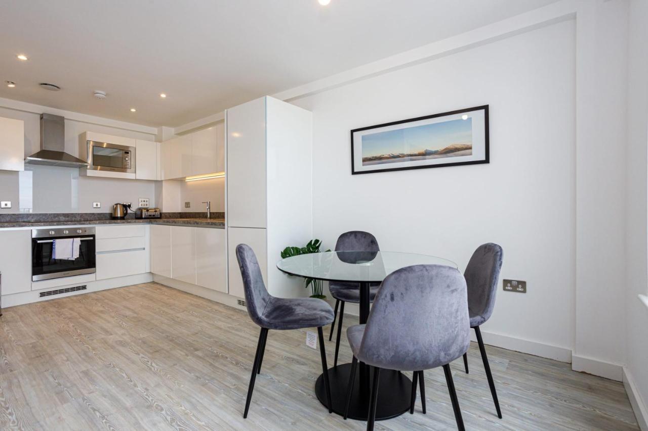 Apartment Contemporary 2 Bedroom Duplex In Salford Manchester