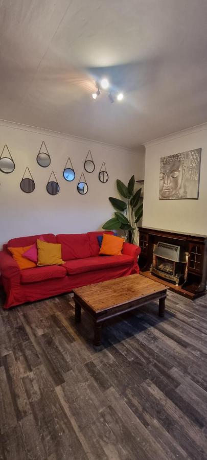 Budget 4 Bedroom House,entire Place.sleeps 10 Holiday home *