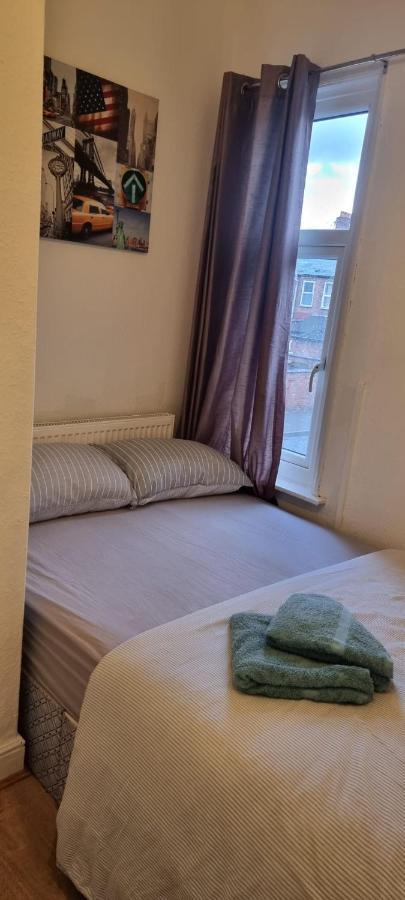 Budget 4 Bedroom House,entire Place.sleeps 10 Holiday home