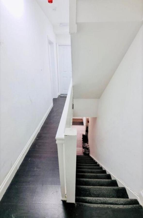 Bijou Studio Flat Curry Mile - Newly Renovated - Free Parking * Manchester