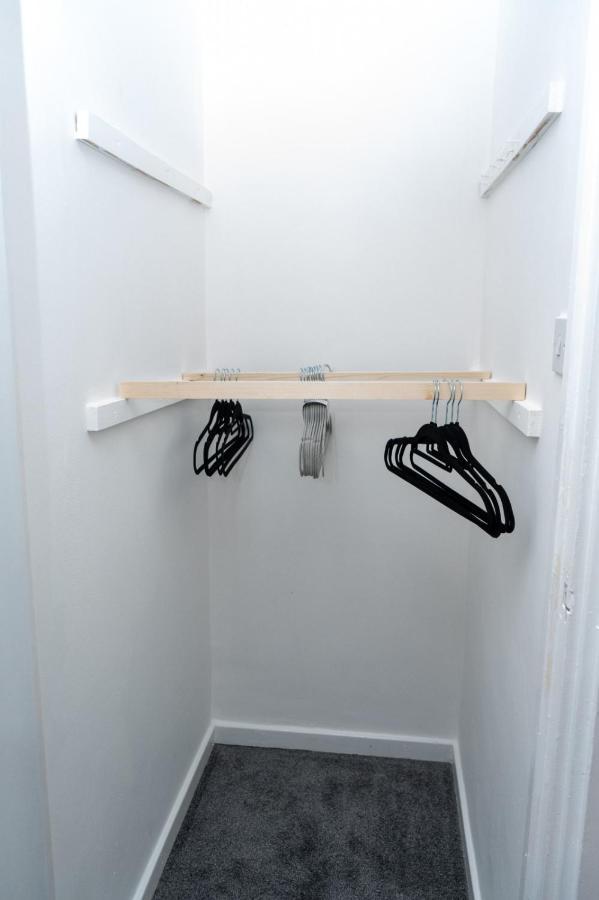 Holiday home Cosy 2 Bed With Parking Near Piccadilly, Etihad Stadium And Coop Live Sleeps Up To 5 *