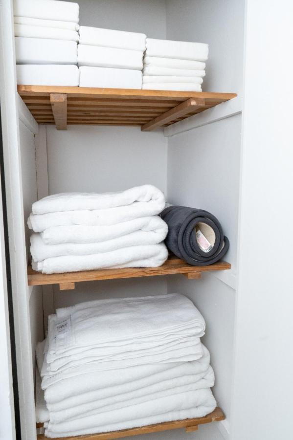 Cosy 2 Bed With Parking Near Piccadilly, Etihad Stadium And Coop Live Sleeps Up To 5 *