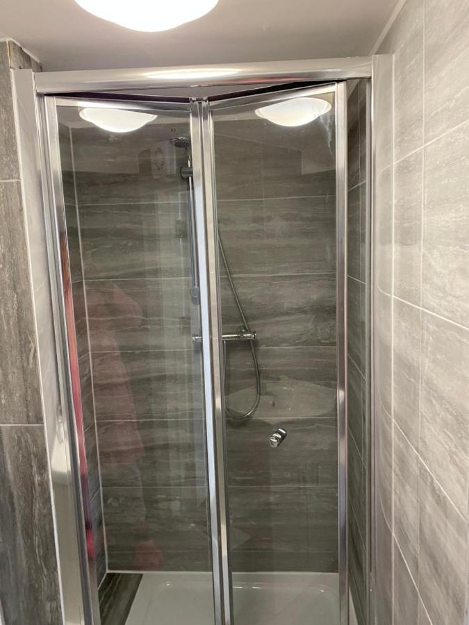 Beautiful Basement En-suite Manchester