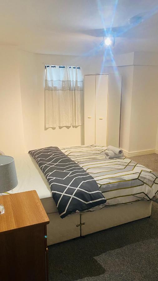 Beautiful Basement En-suite