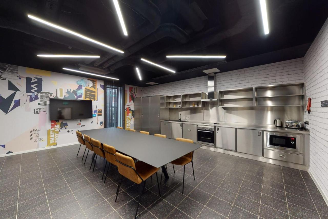 Private Bedrooms With Shared Kitchen, And 2 Bed At Canvas Manchester