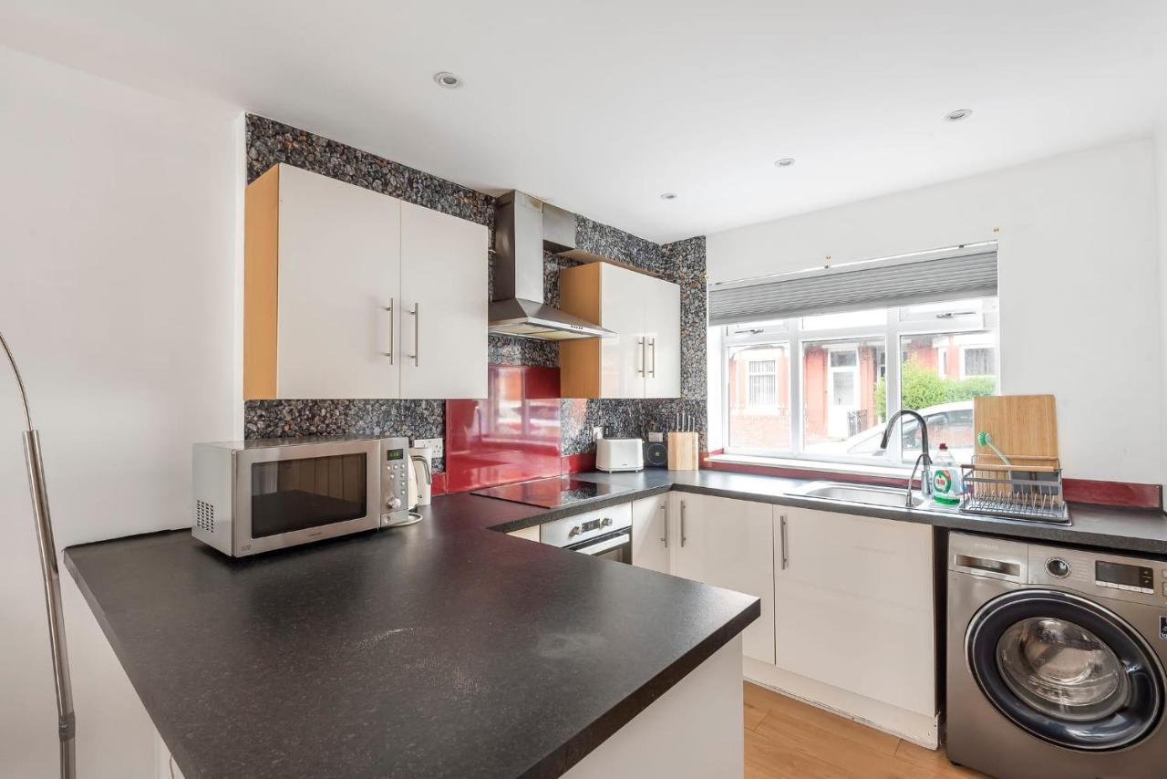 Appartement Entire - Cosy 3 Bedroom House, Close To Levenshulme Station, 13 Mins To Centre Manchester