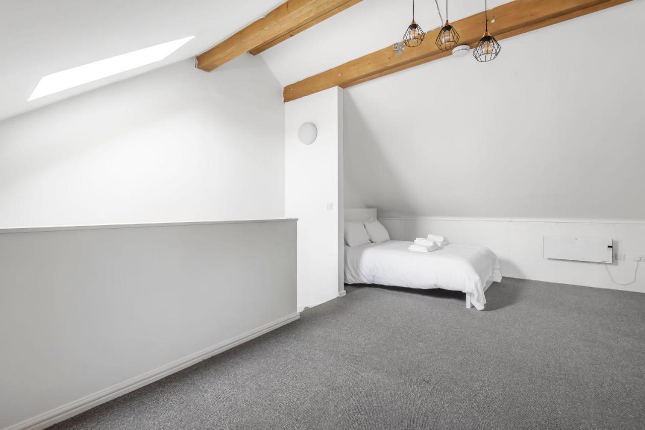 Entire - Cosy 3 Bedroom House, Close To Levenshulme Station, 13 Mins To Centre