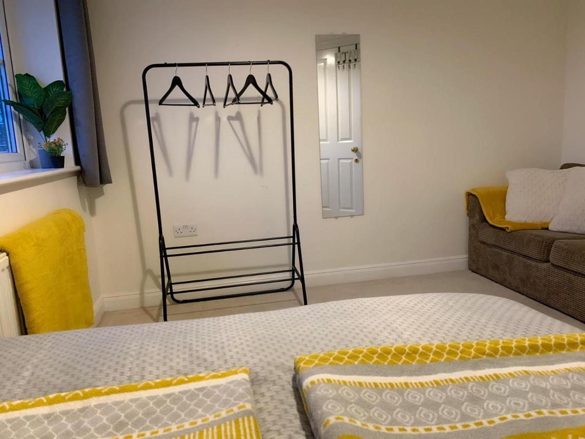 Spacious And Amazing 4 Bedroom Detached House Manchester
