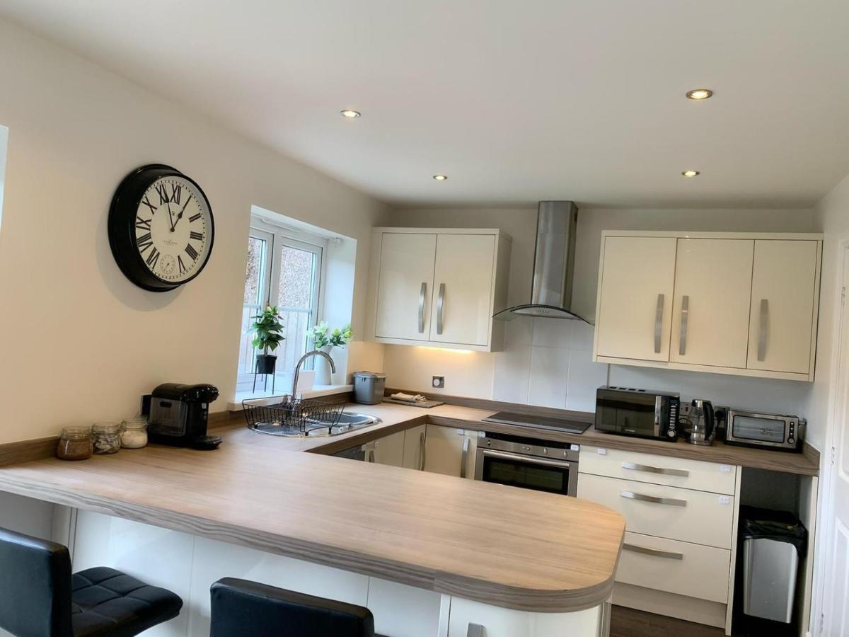 Holiday home Spacious And Amazing 4 Bedroom Detached House