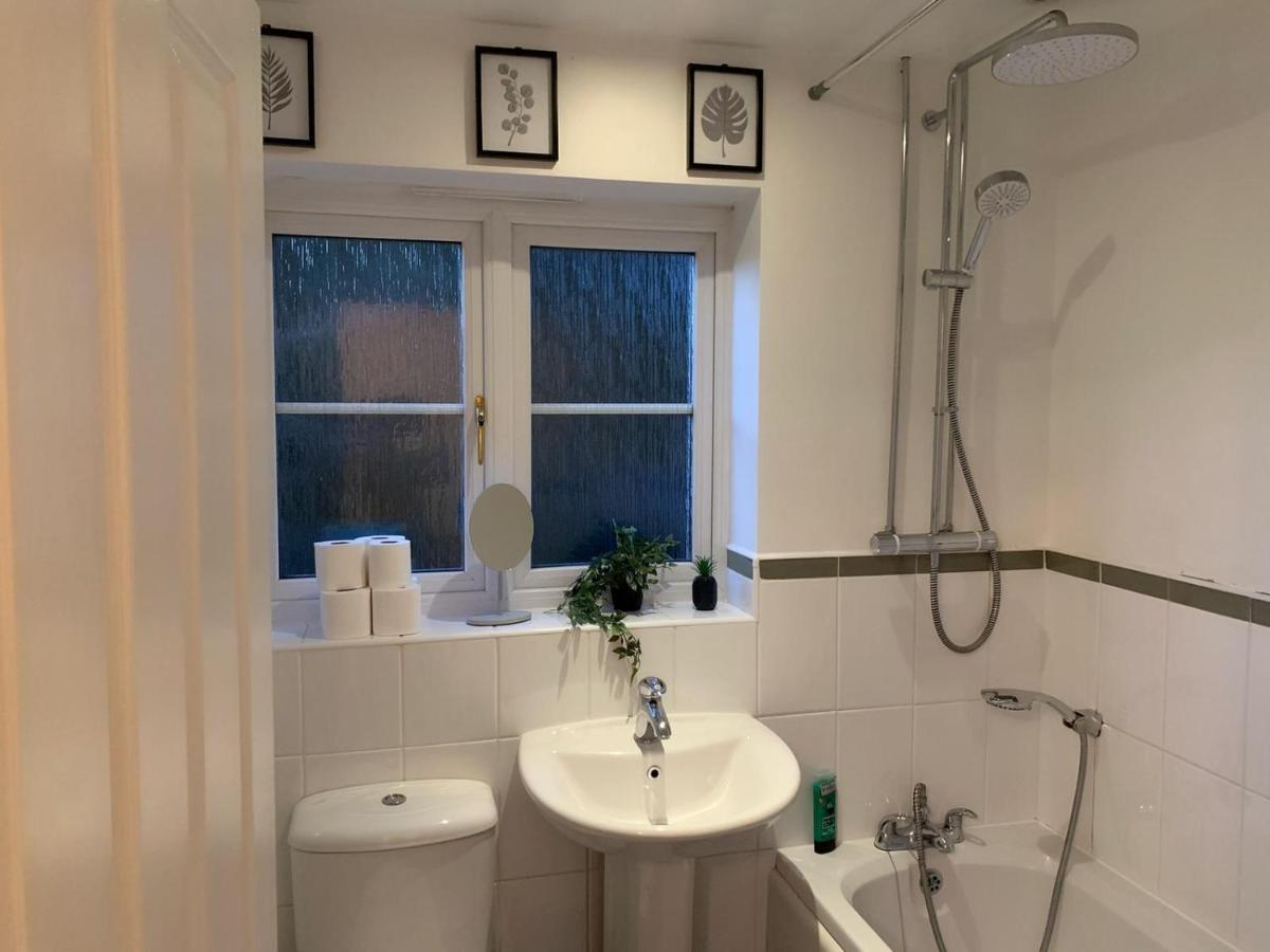 Spacious And Amazing 4 Bedroom Detached House