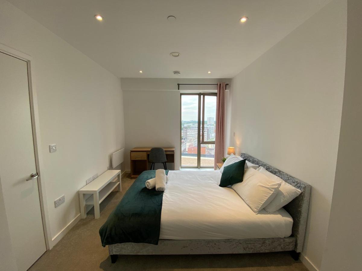 Modern 2 Bedroom Central Apartment Manchester