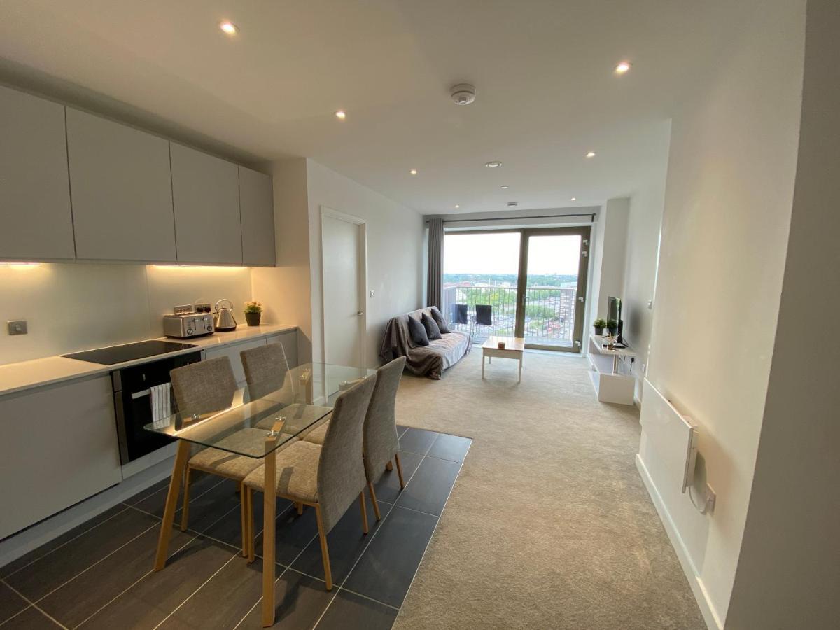 Apartment Modern 2 Bedroom Central *