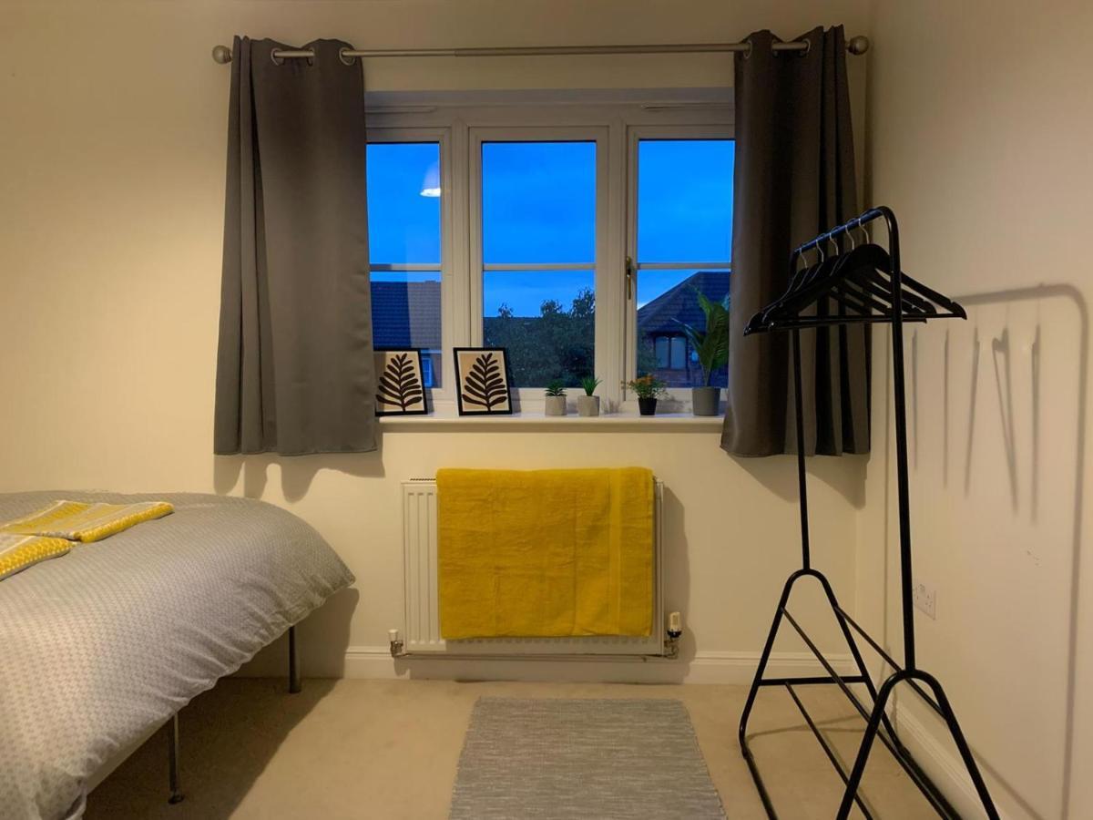 Spacious And Amazing 4 Bedroom Detached House * Manchester