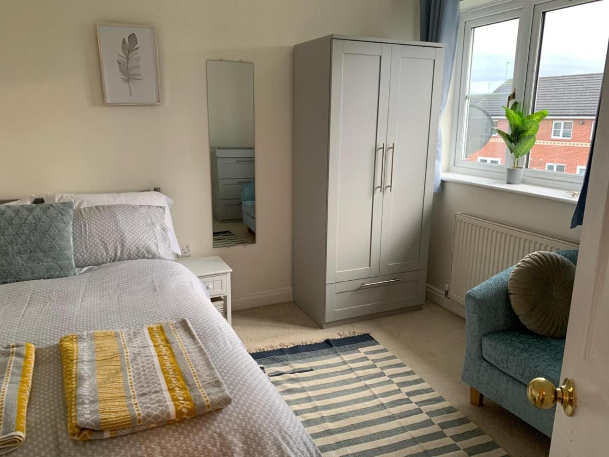 Spacious And Amazing 4 Bedroom Detached House Manchester